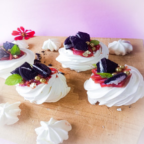 Veruscake | Tienda De Postres | Talleres Pavlovas de fresas y oreo